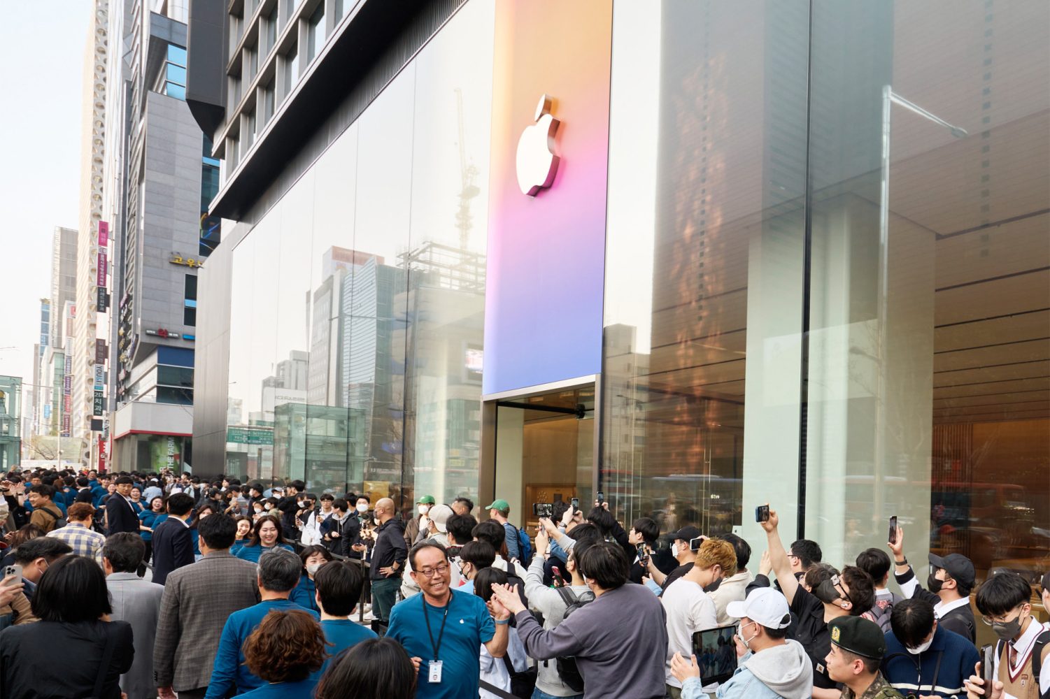 Apple opens new store in South Korea's Gangnam District with unique glass facade