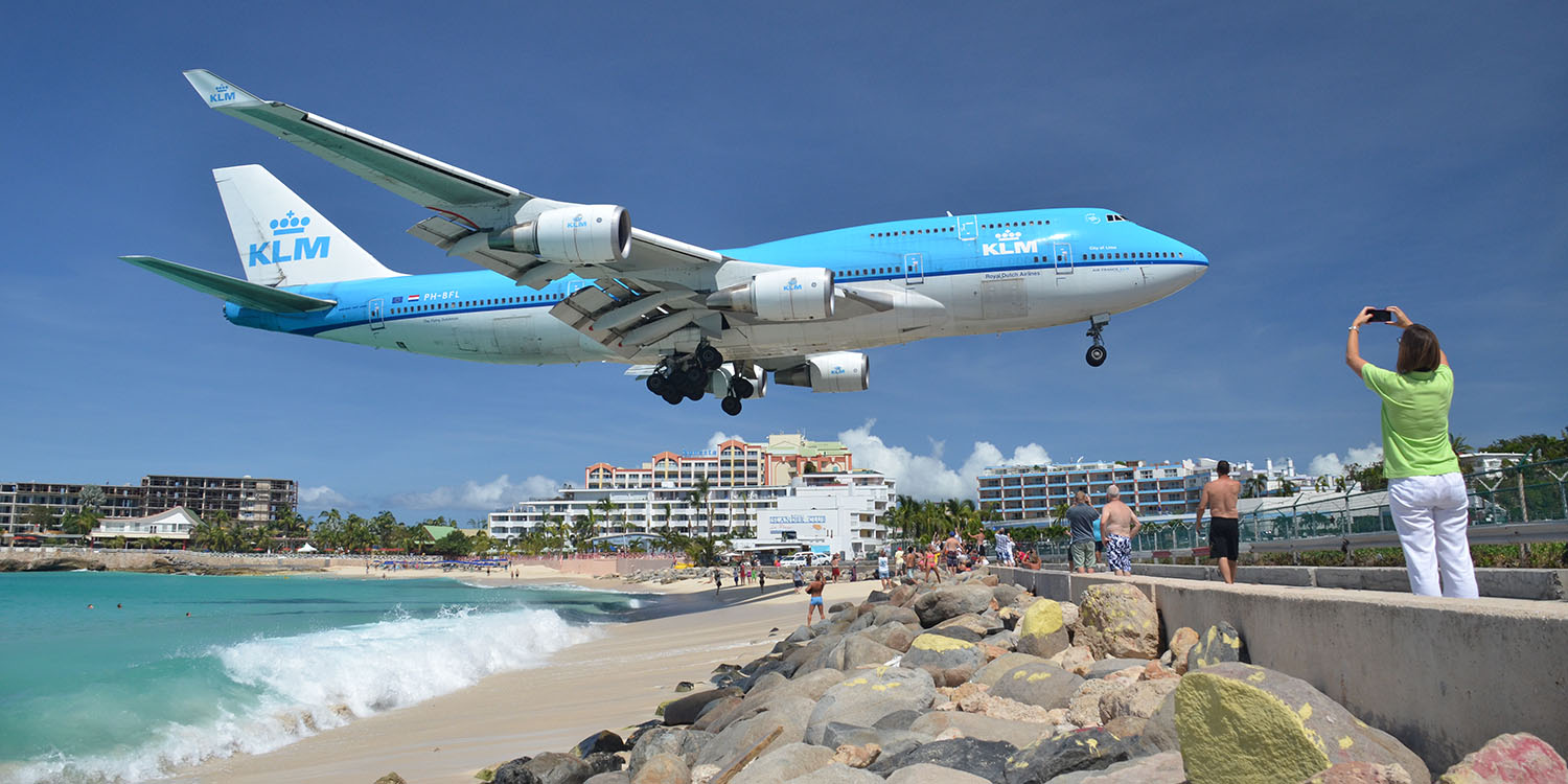 French iPhone 12 ban lingers on | Jumbo jet landing at Saint-Martin